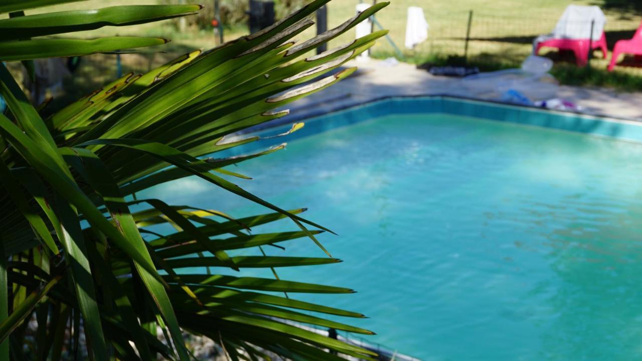 La Vieille Ecole Bed & Breakfast Bourgougnague Bagian luar foto
