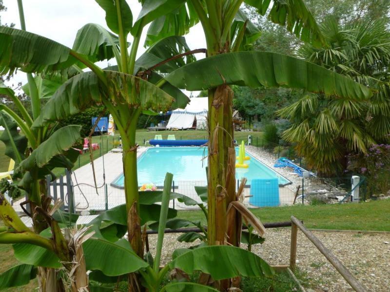 La Vieille Ecole Bed & Breakfast Bourgougnague Bagian luar foto