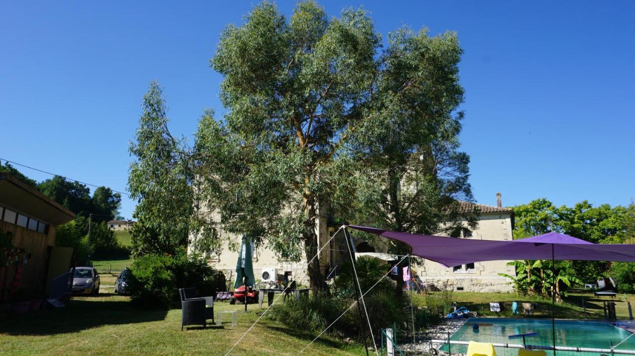 La Vieille Ecole Bed & Breakfast Bourgougnague Bagian luar foto