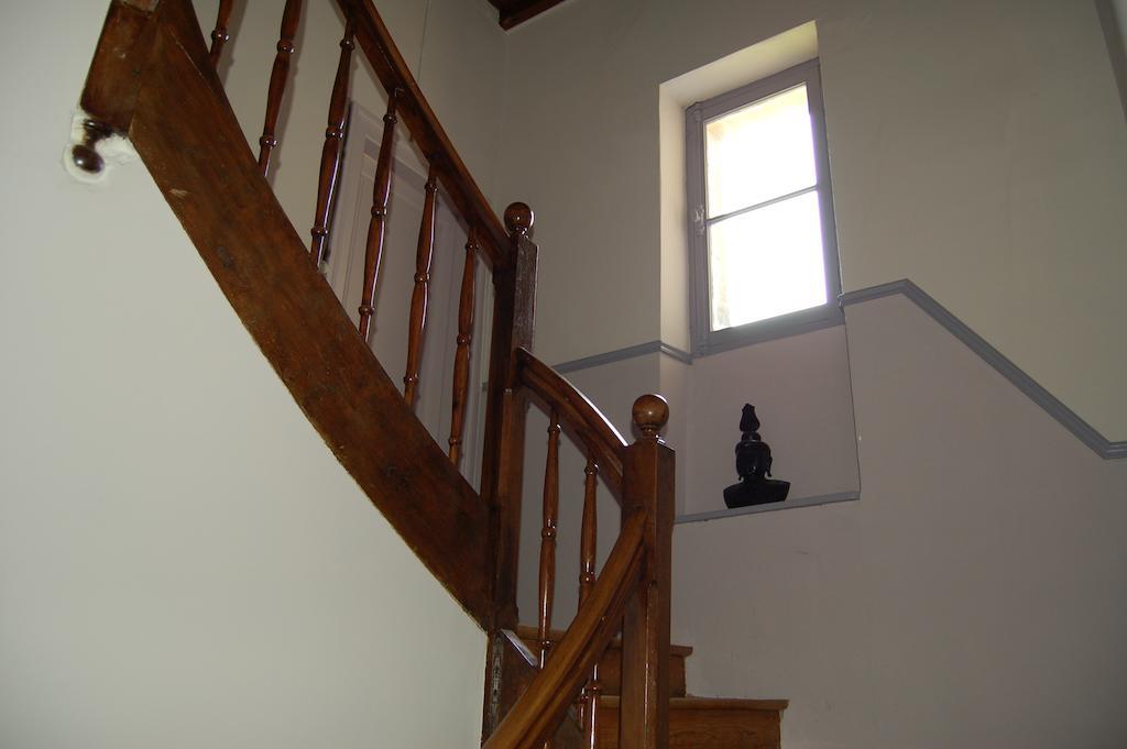 La Vieille Ecole Bed & Breakfast Bourgougnague Bagian luar foto