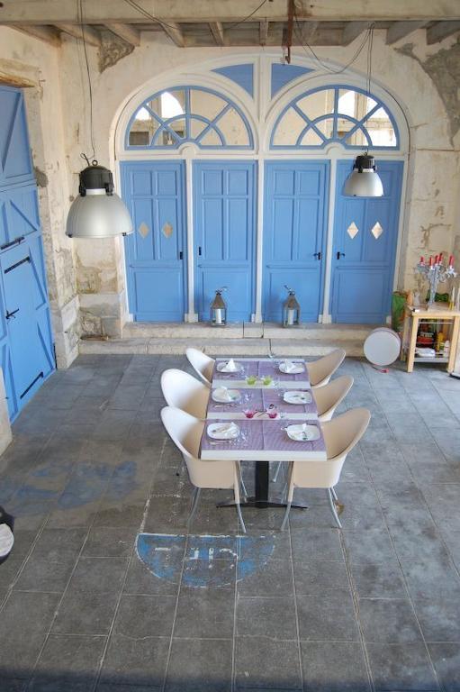 La Vieille Ecole Bed & Breakfast Bourgougnague Bagian luar foto