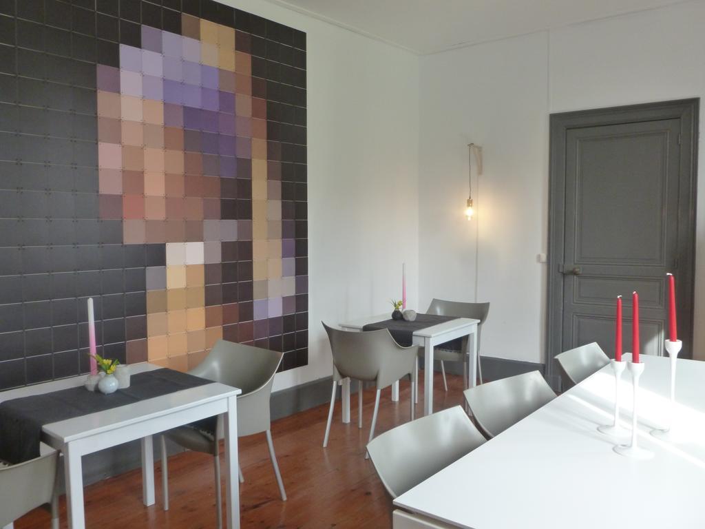 La Vieille Ecole Bed & Breakfast Bourgougnague Bagian luar foto