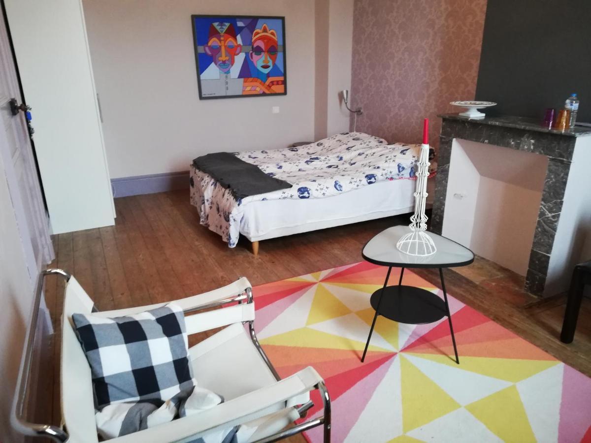 La Vieille Ecole Bed & Breakfast Bourgougnague Bagian luar foto