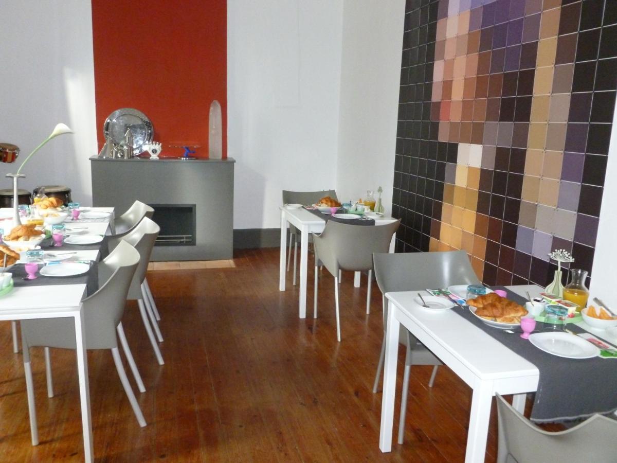 La Vieille Ecole Bed & Breakfast Bourgougnague Bagian luar foto